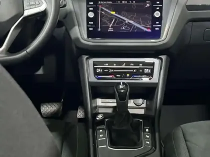 Photo 9 Volkswagen Tiguan 2.0 TDI 150ch DSG7 Elegance