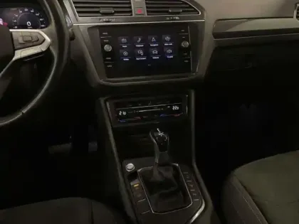 Photo 9 Volkswagen Tiguan 2.0 TDI 150ch DSG7 Elegance