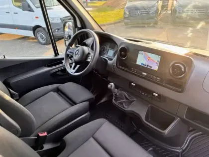 Photo 60 Mercedes Sprinter 317 CDI Fourgon 37S L2H2 12M3 