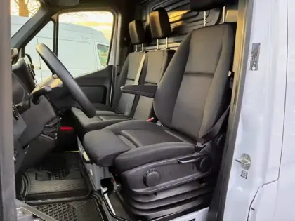 Photo 41 Mercedes Sprinter 317 CDI Fourgon 37S L2H2 12M3 