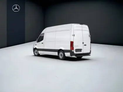 Photo 18 Mercedes Sprinter 317 CDI Fourgon 37S L2H2 12M3 