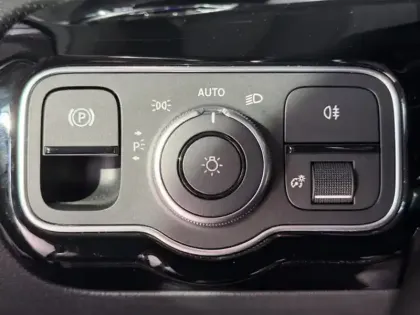 Photo 11 Mercedes Classe A 250 e Hybrid EQ AMG Line