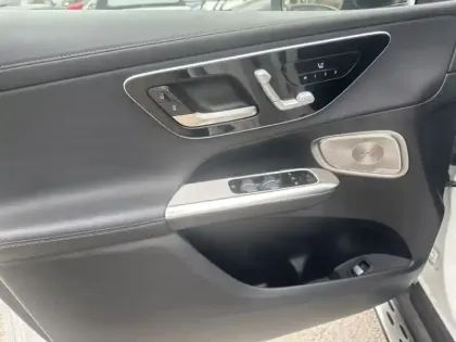 Photo 20 Mercedes Classe GLC Gén. II (X254) Ph1 AMG Line + 5