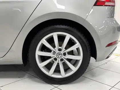 Photo 17 Volkswagen Golf Carat BlueMotion 1.5 130 ch 