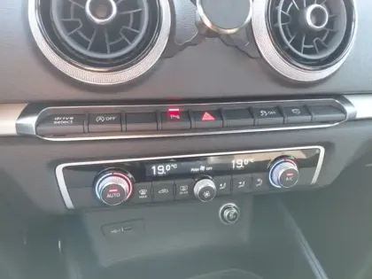 Photo 19 Audi A3 Gén. III Ph2 S line 5