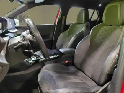 Photo 12 Peugeot 2008 Gén. II Ph1 NG GT Pack 5