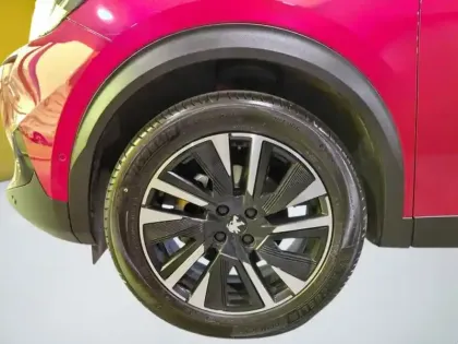 Photo 8 Peugeot 2008 Gén. II Ph1 NG GT Pack 5