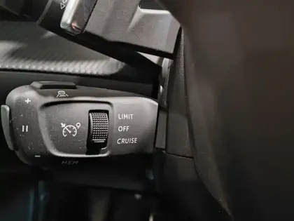 Photo 16 Peugeot 2008 Gén. II Ph1 NG GT Pack 5