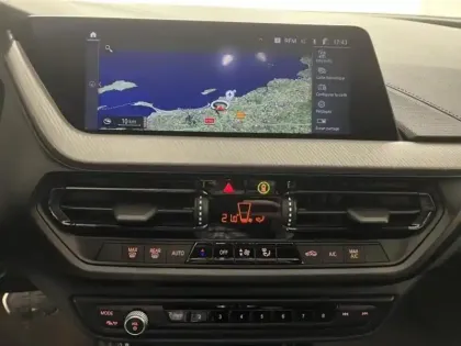 Photo 11 BMW Serie 1 Série 1 118dA 150ch M Sport