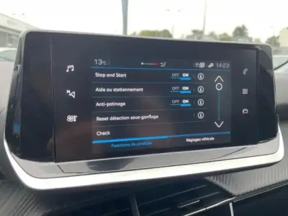 Photo 14 Peugeot 208  1.2 PureTech 75ch S&S Style