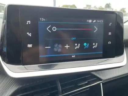 Photo 11 Peugeot 208  1.2 PureTech 75ch S&S Style