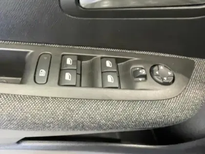 Photo 10 Peugeot 208  1.2 PureTech 75ch S&S Style