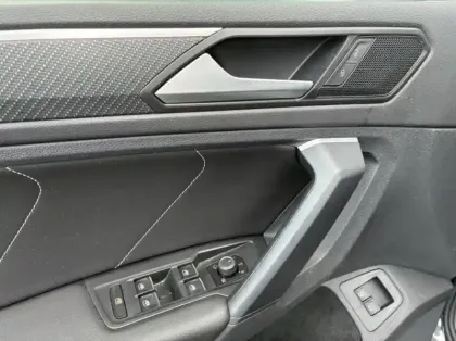 Photo 13 Volkswagen Tiguan  1.4 eHybrid 245ch R-Line DSG6