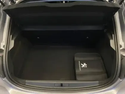 Photo 5 Peugeot 208  e- 136ch Style