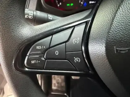 Photo 14 Renault Trafic Gén. III (J82) Ph3 Zen 4