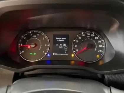 Photo 13 Renault Trafic Gén. III (J82) Ph3 Zen 4