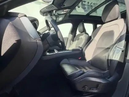 Photo 6 Volvo Xc60  B5 AdBlue AWD 235ch Ultimate Style Dark Geartronic