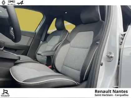 Photo 12 Renault Clio  1.6 E-Tech 145ch full hybrid Techno