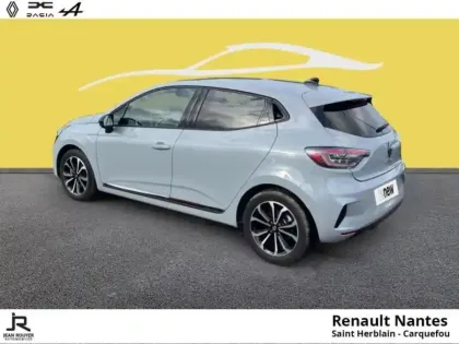 Photo 5 Renault Clio  1.6 E-Tech 145ch full hybrid Techno