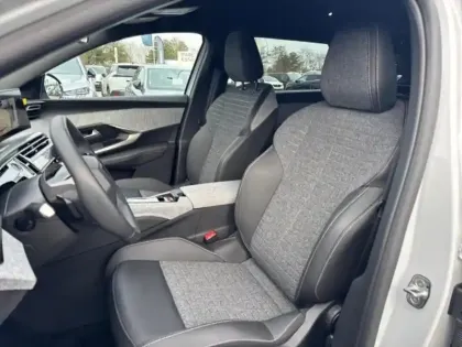 Photo 10 Peugeot 5008  Hybrid 136ch Allure e-DCS6