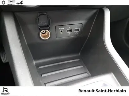 Photo 19 Renault Clio Gén. V (BJA) Ph1 Business 5