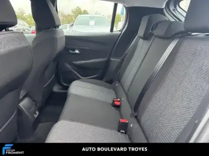 Photo 11 Peugeot 208  e- 136ch Style