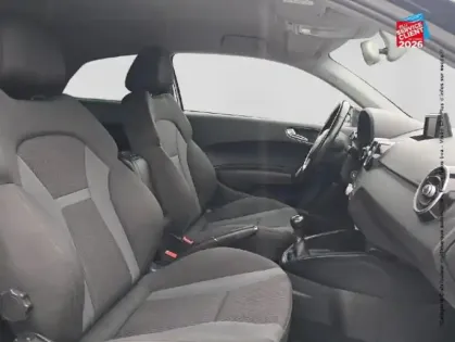 Photo 5 Audi A1  1.0 TFSI 95ch ultra Ambiente