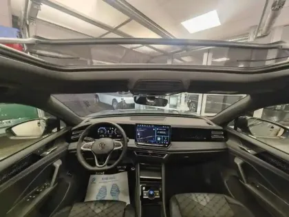 Photo 9 Volkswagen Tiguan  1.5 eHybrid 204ch R-Line DSG6