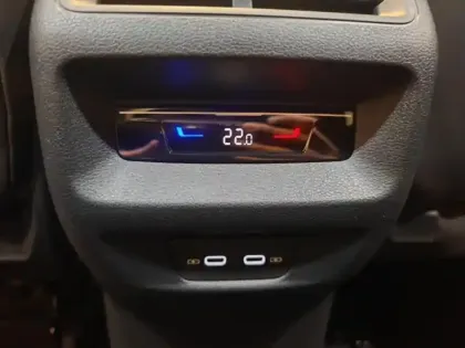 Photo 7 Volkswagen Tiguan  1.5 eHybrid 204ch R-Line DSG6