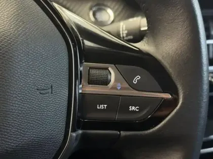 Photo 14 Peugeot 2008  1.2 PureTech 100ch S&S Allure