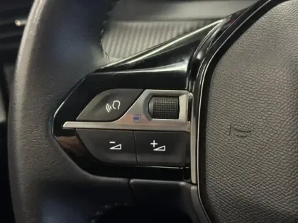 Photo 13 Peugeot 2008  1.2 PureTech 100ch S&S Allure