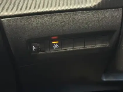 Photo 10 Peugeot 2008  1.2 PureTech 100ch S&S Allure