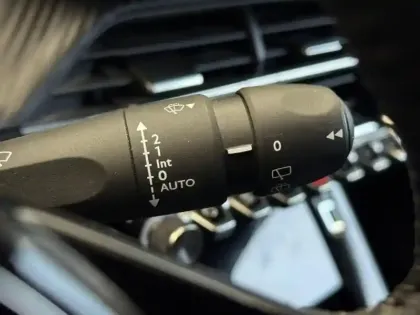 Photo 12 Peugeot 2008  1.2 PureTech 100ch S&S Allure