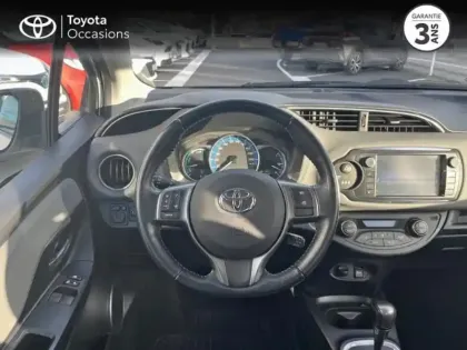 Photo 8 Toyota Yaris  HSD 100h Dynamic 5p Pack Zen