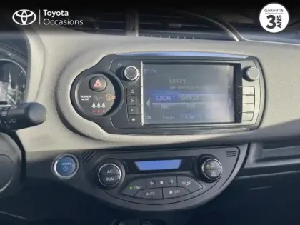 Photo 14 Toyota Yaris  HSD 100h Dynamic 5p Pack Zen