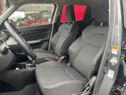 Photo 8 Suzuki Swift  1.2 Dualjet Hybrid 83ch Privilège AllGrip