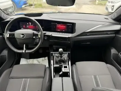 Photo 10 Opel Astra  1.2 Turbo 130ch GS