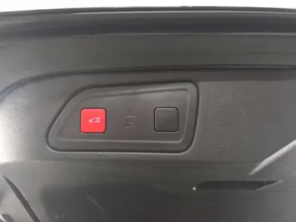 Photo 7 Citroën C5 aircross  Hybrid rechargeable 225ch Shine Pack ë-EAT8