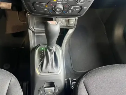 Photo 13 Jeep Renegade  1.5 Turbo T4 130ch MHEV North Star BVR7