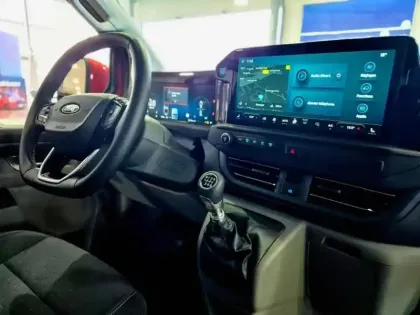 Photo 9 Ford Custom Gén. II Ph1 Limited 1