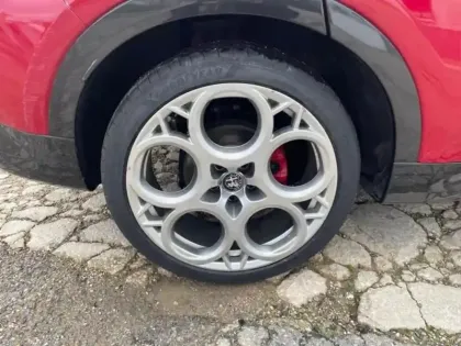 Photo 10 Alfa Romeo Tonale  1.5 Hybrid 130ch Edizione Speciale TCT