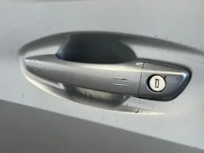 Photo 5 Peugeot 208 Gén. II Ph1 NG GT 5