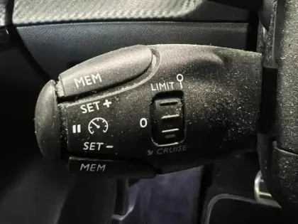 Photo 13 Peugeot 208 Gén. II Ph1 NG GT 5