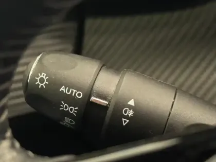 Photo 14 Peugeot 208  e- 136ch Roadtrip