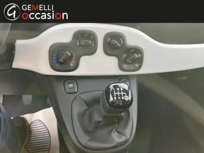 Photo 13 Fiat Panda  Pandina 1.0 65ch BSG S&S Hybrid Cross