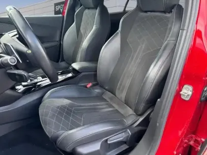 Photo 8 Peugeot 2008  1.5 BlueHDi 130ch S&S GT Pack EAT8 125g