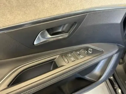 Photo 7 Peugeot 3008  HYBRID 225ch GT e-EAT8