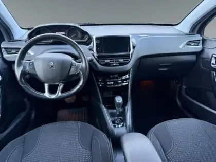 Photo 10 Peugeot 208  1.2 PureTech 110ch E6.c Tech Edition S&S EAT6 5p