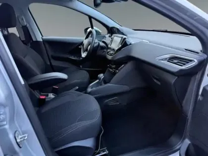 Photo 14 Peugeot 208  1.2 PureTech 110ch E6.c Tech Edition S&S EAT6 5p