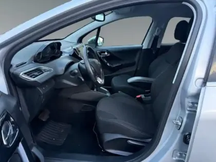 Photo 8 Peugeot 208  1.2 PureTech 110ch E6.c Tech Edition S&S EAT6 5p